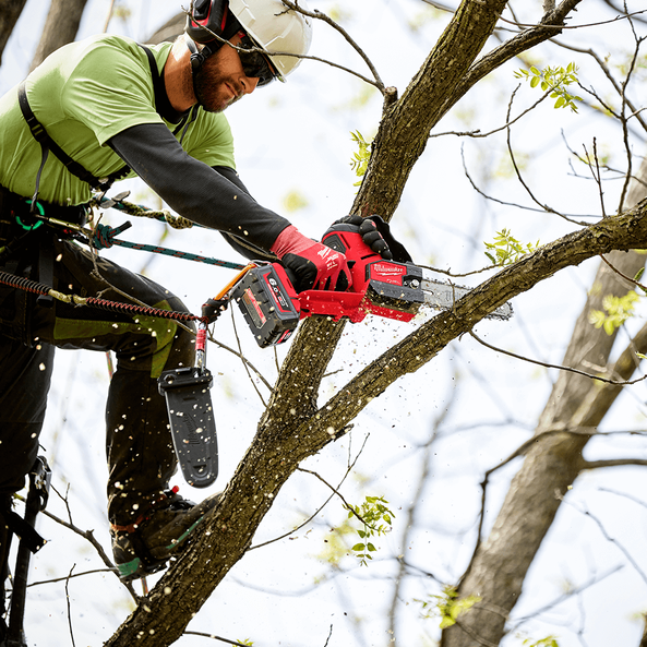 Milwaukee- M18 Fuel Hatchet 8In Pruning Saw M18Fhs80